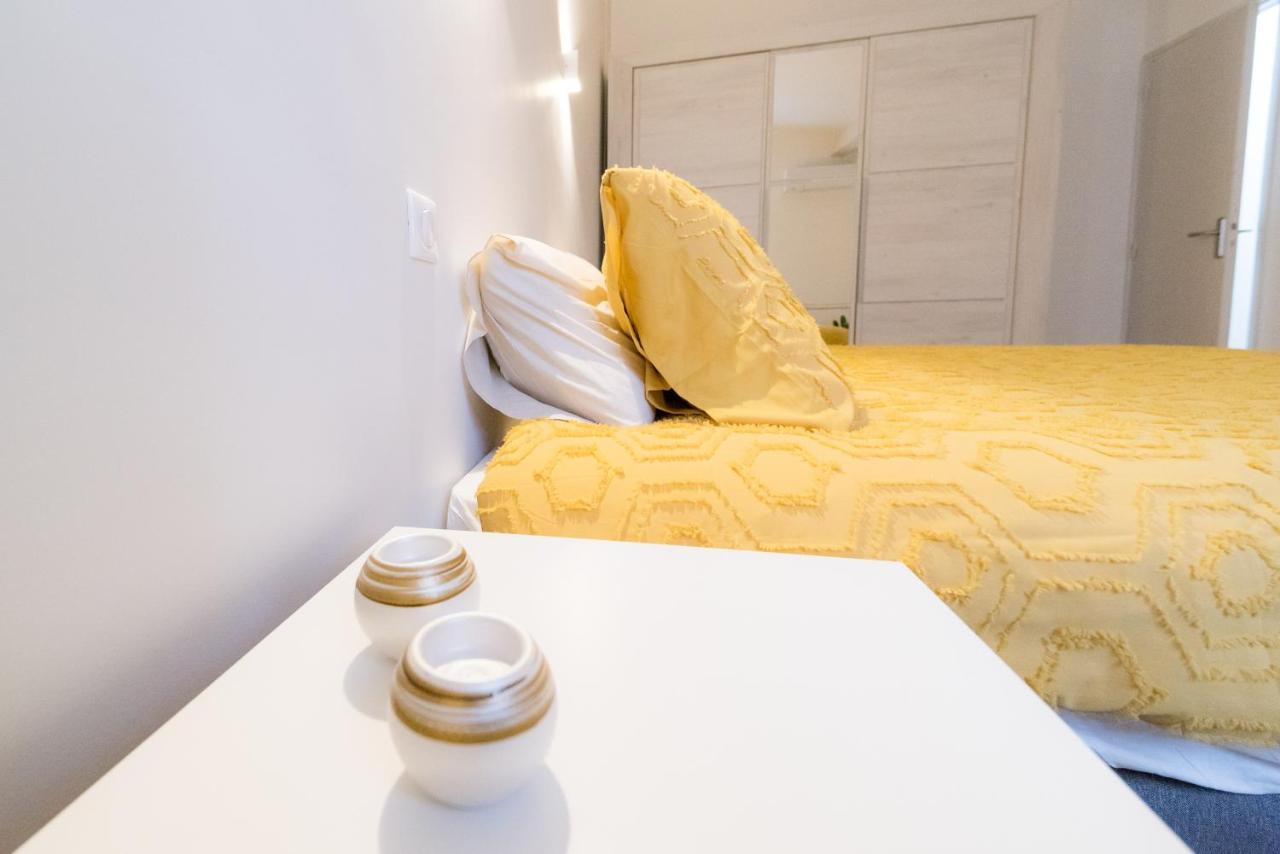 Ravissant Triplex Et Duplex Au Centre De Pont St Esprit Daire Dış mekan fotoğraf
