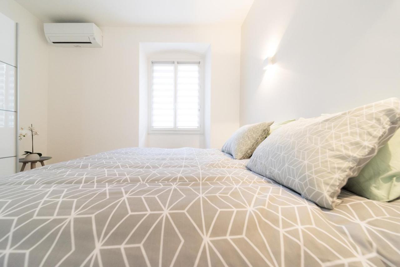 Ravissant Triplex Et Duplex Au Centre De Pont St Esprit Daire Dış mekan fotoğraf