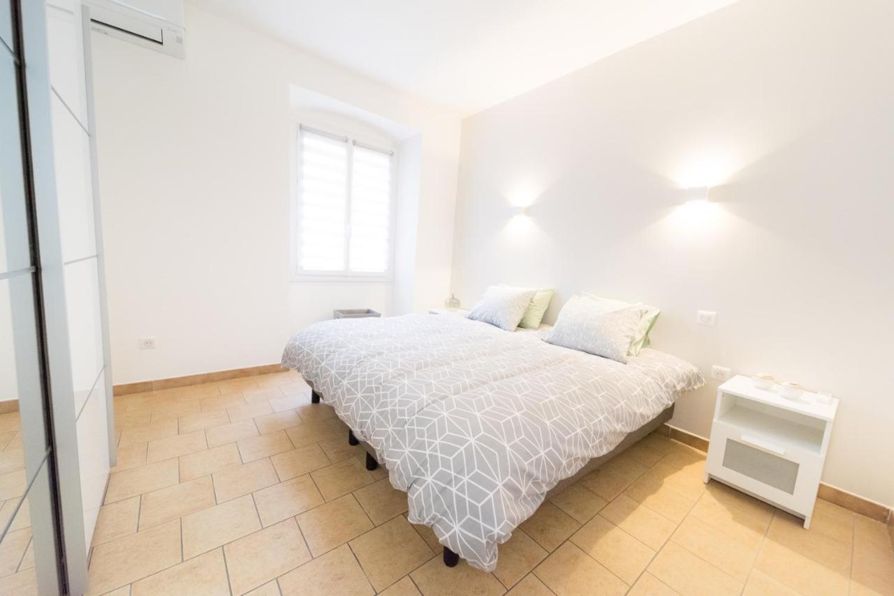 Ravissant Triplex Et Duplex Au Centre De Pont St Esprit Daire Dış mekan fotoğraf