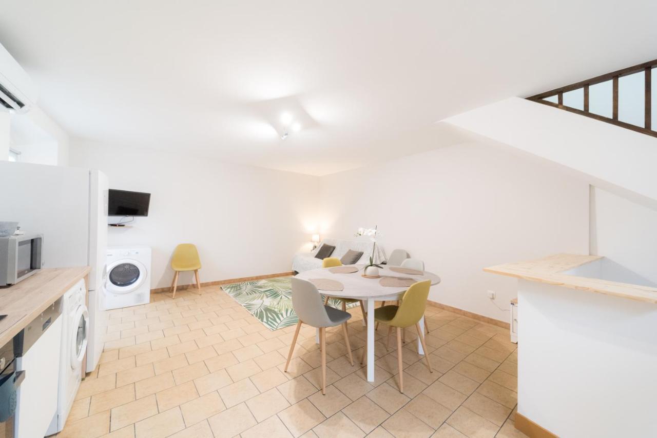 Ravissant Triplex Et Duplex Au Centre De Pont St Esprit Daire Dış mekan fotoğraf