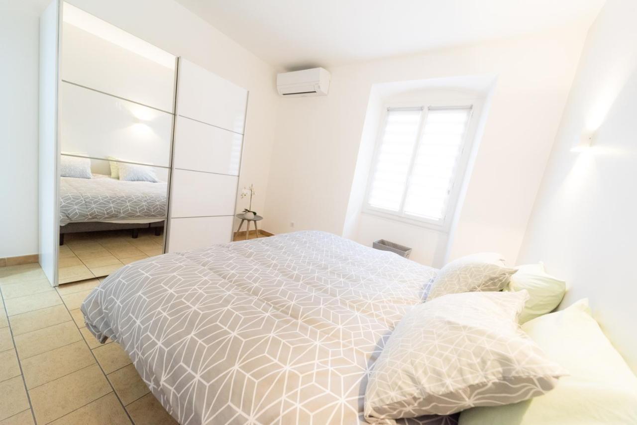 Ravissant Triplex Et Duplex Au Centre De Pont St Esprit Daire Dış mekan fotoğraf